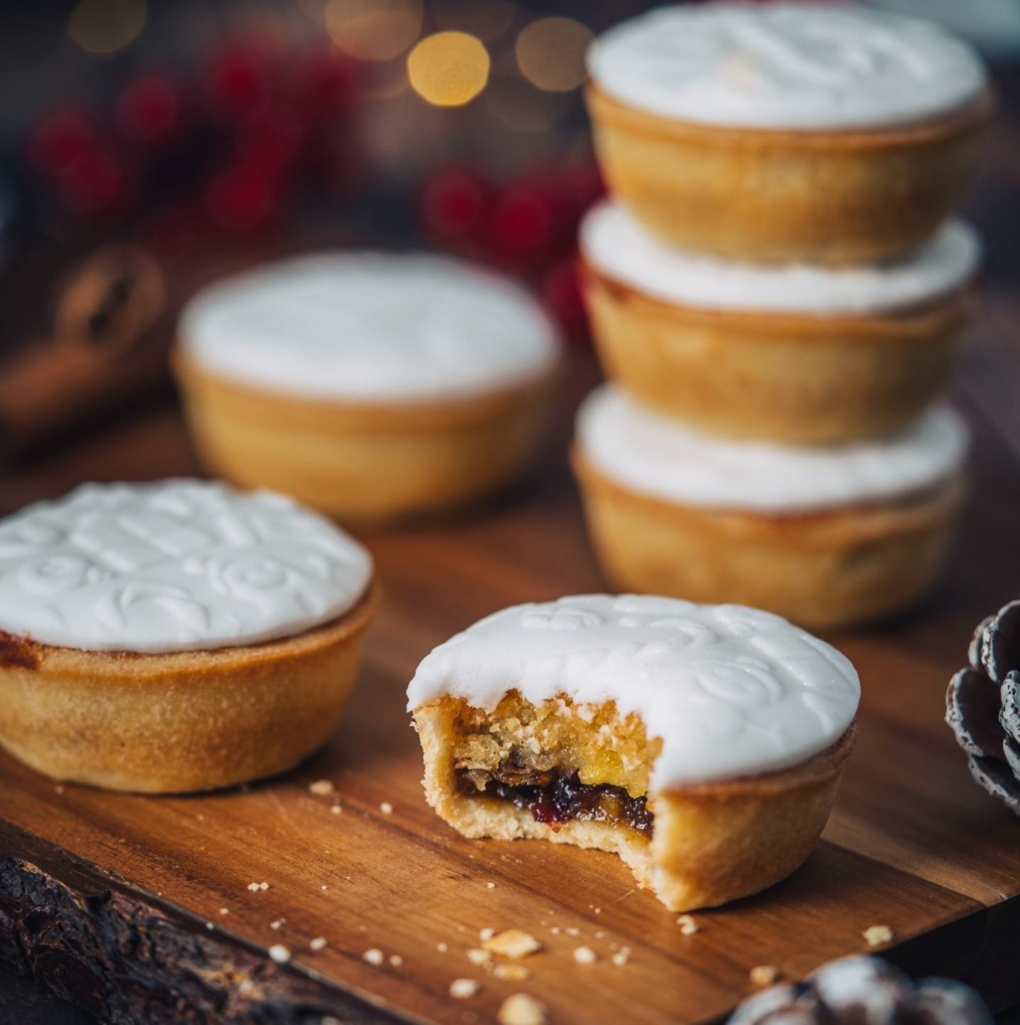 Bakewell Mince Pies

        &ndash;
        Fred's Collectables Shop